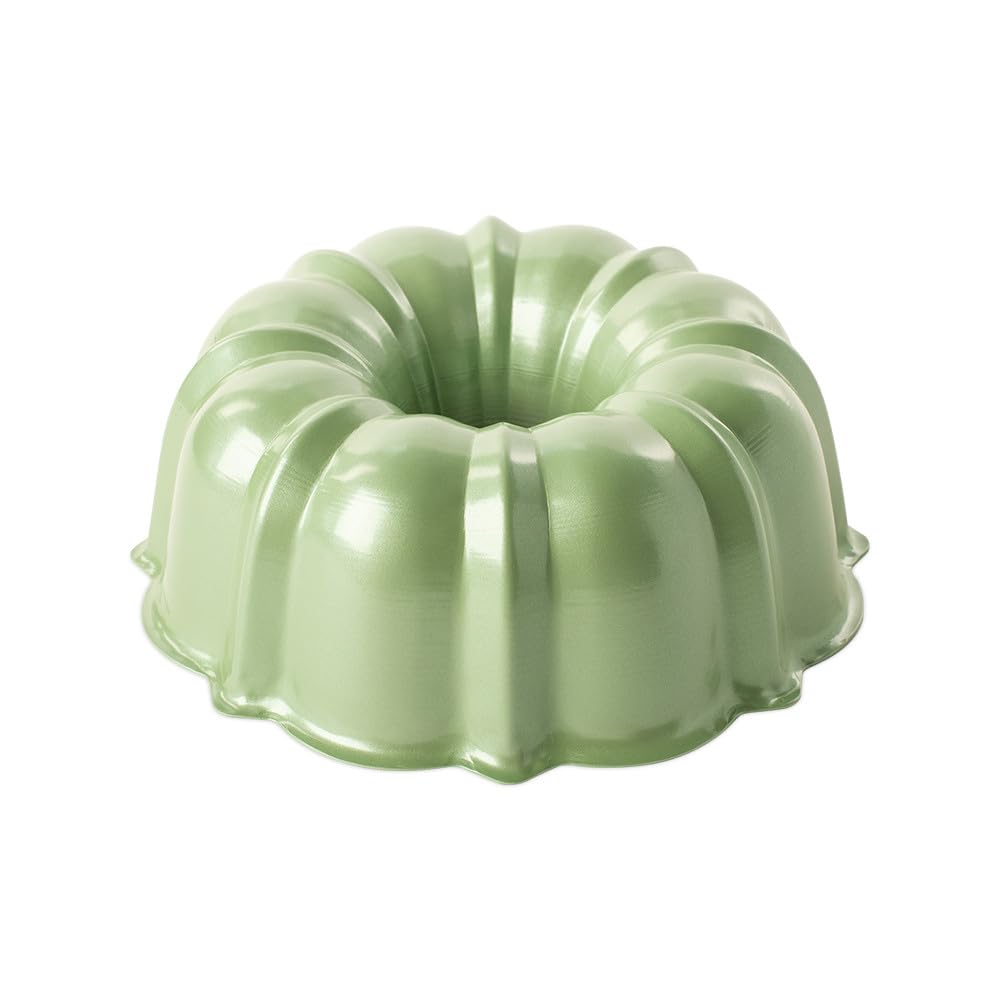 Nordic Ware Formed Bundt, 12 Cup, Golden Hour