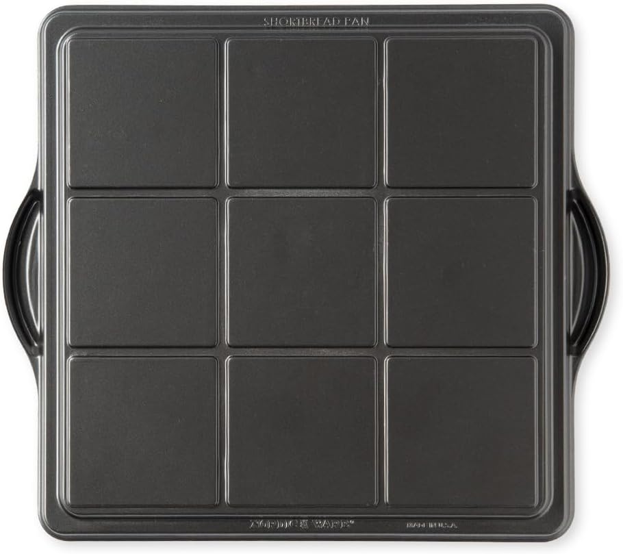 Nordic Ware Cast Aluminum English Shortbread Pan