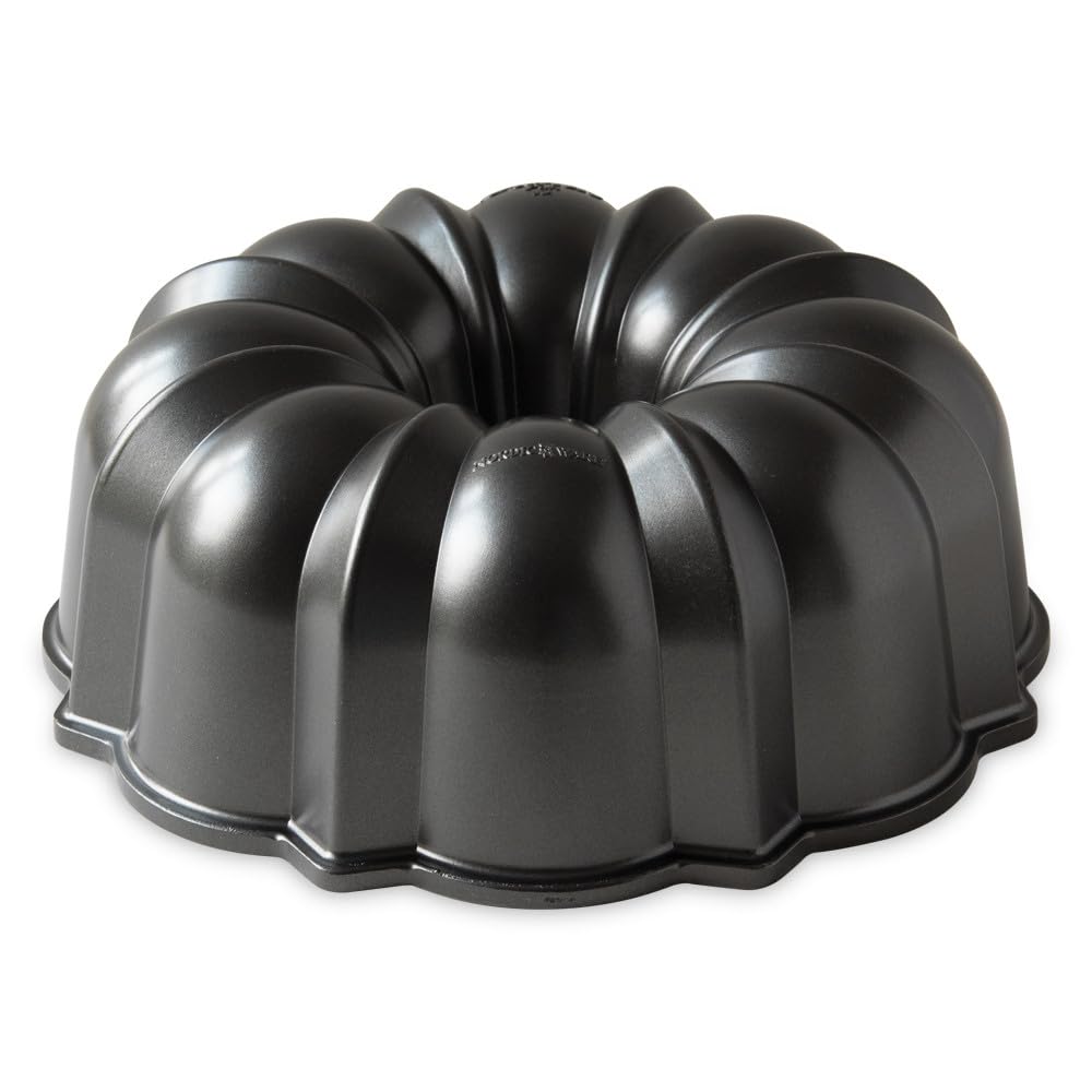 Nordic Ware Original Bundt, 12-Cup, Silver