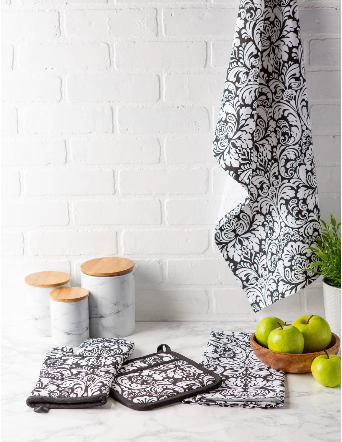 DII Quilted Kitchen Oven Mitt & Potholder Set, Hanging Loop for Convenient Storage, OM 6.5x12/PH 8x8.5, Black Damask Print, 2 Piece