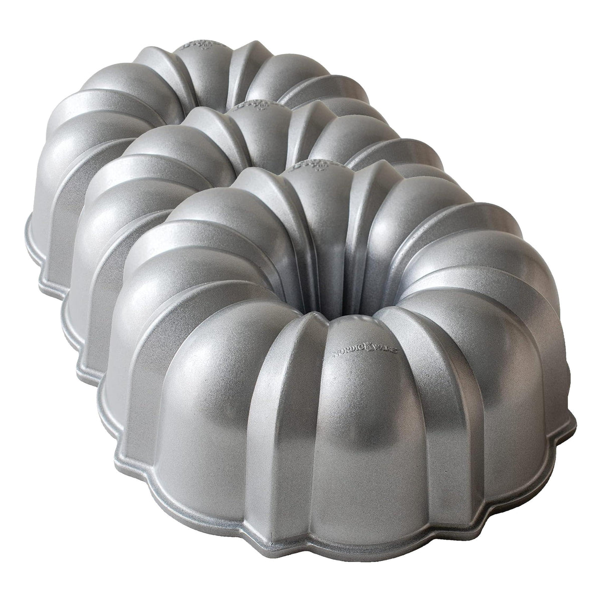 Nordic Ware Original Bundt, 12-Cup, Silver
