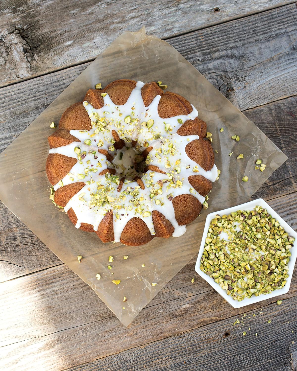 Nordic Ware Original Bundt, 12-Cup, Silver