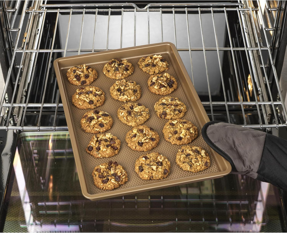 GoodCook BestBake Nonstick Textured Carbon Steel Cookie Sheet, 11" x 17", Large Baking Sheet, Even Heating, Scratch-Resistant, Non-Toxic, Durable, Ideal for Baking and Sheet Pan Dinners